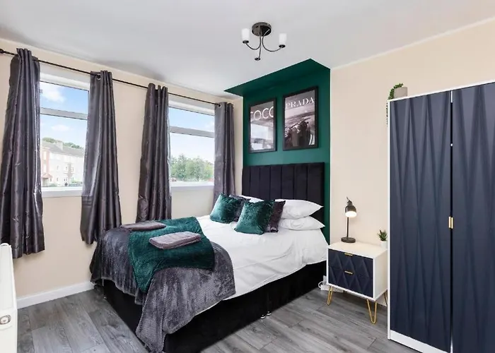 3-Bed Edinburgh Abode - Parking And Garden