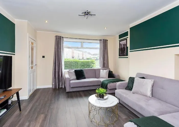 3-Bed Edinburgh Abode - Parking And Garden